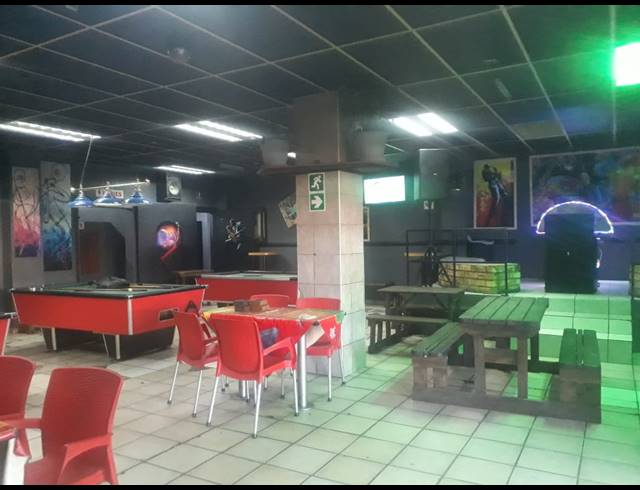 1,400M² BUSINESS FOR SALE IN RUSTENBURG CENTRAL